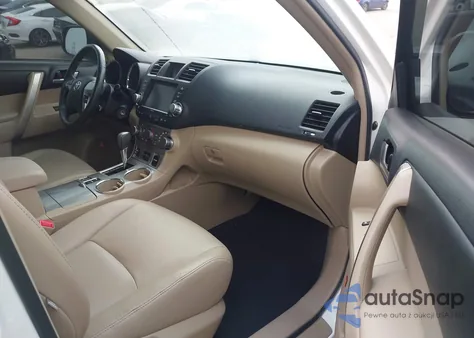 2012 Toyota Highlander Se V6 из США, поврежденный, VIN 5TDBK3EHXCS163825